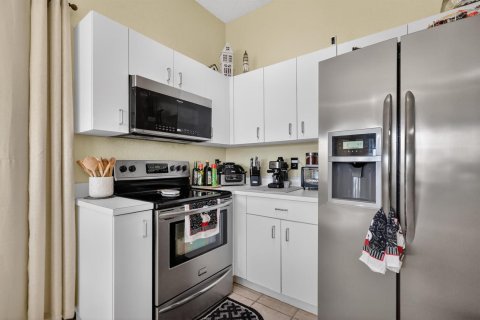 Купить таунхаус в Майами, Флорида 3 комнаты, 181.81м2, № 2077889 - фото 12