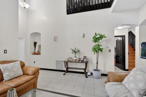 Купить таунхаус в Майами, Флорида 3 комнаты, 181.81м2, № 2077889 - фото 3