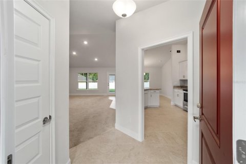Casa en venta en Silver Springs Shores, Florida, 4 dormitorios, 163.32 m2 № 1911374 - foto 9