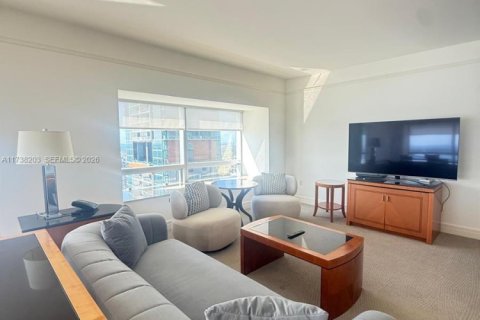 Condo in Miami, Florida, 2 bedrooms  № 1985108 - photo 16
