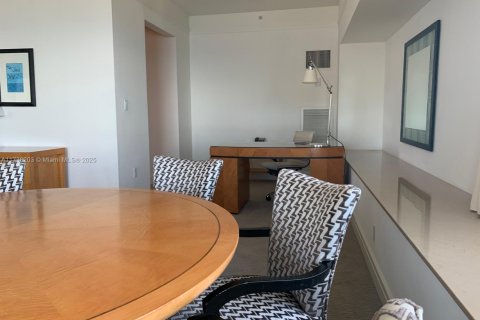 Condominio en venta en Miami, Florida, 2 dormitorios, 191.56 m2 № 1985108 - foto 11