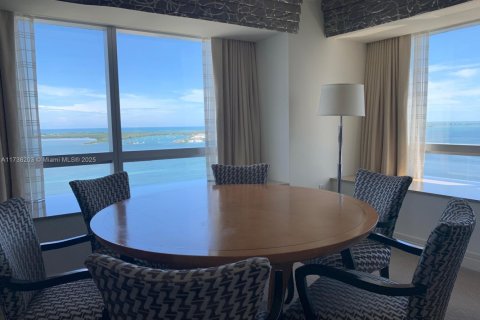 Condominio en venta en Miami, Florida, 2 dormitorios, 191.56 m2 № 1985108 - foto 2