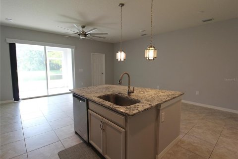 Touwnhouse à louer à Tampa, Floride: 3 chambres, 172.05 m2 № 2358943 - photo 10