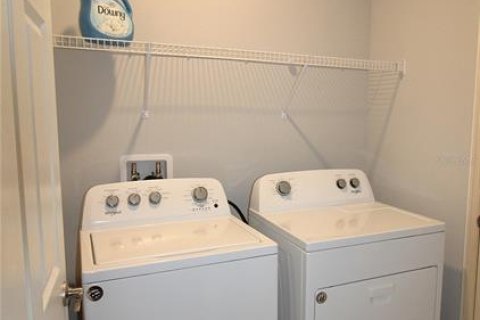 Touwnhouse à louer à Tampa, Floride: 3 chambres, 172.05 m2 № 2358943 - photo 24