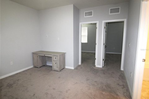 Touwnhouse à louer à Tampa, Floride: 3 chambres, 172.05 m2 № 2358943 - photo 2