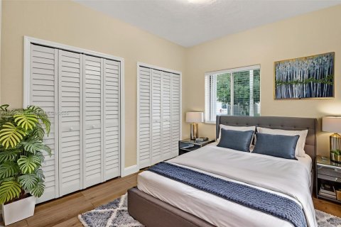 Villa ou maison à vendre à Miami, Floride: 5 chambres, 166.3 m2 № 1963410 - photo 27