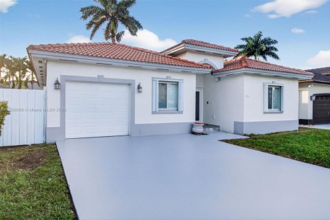 Villa ou maison à vendre à Miami, Floride: 5 chambres, 166.3 m2 № 1963410 - photo 4