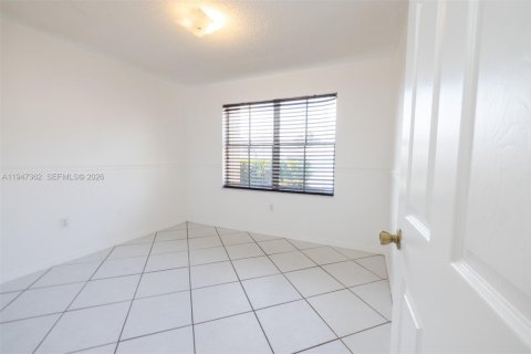 Casa en venta en Miami, Florida, 3 dormitorios, 147.53 m2 № 2003534 - foto 25