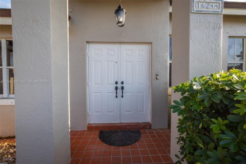 Casa en venta en Miami, Florida, 3 dormitorios, 147.53 m2 № 2003534 - foto 11