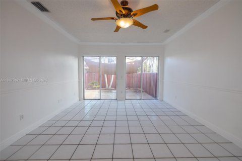 Casa en venta en Miami, Florida, 3 dormitorios, 147.53 m2 № 2003534 - foto 19