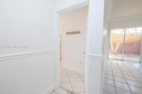 Casa en venta en Miami, Florida, 3 dormitorios, 147.53 m2 № 2003534 - foto 30