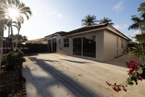 Casa en venta en Miami, Florida, 3 dormitorios, 147.53 m2 № 2003534 - foto 9