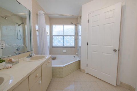 Casa en venta en Miami, Florida, 3 dormitorios, 147.53 m2 № 2003534 - foto 7