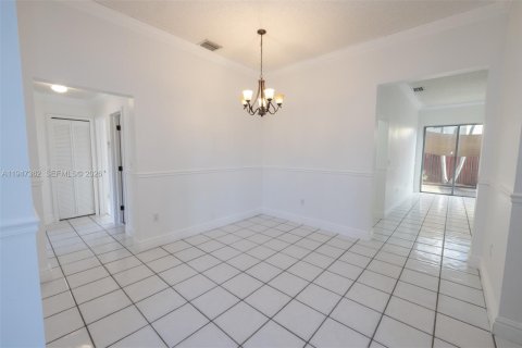 Casa en venta en Miami, Florida, 3 dormitorios, 147.53 m2 № 2003534 - foto 15