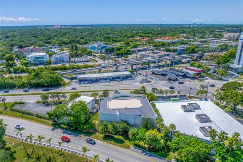 Commercial property in Pinecrest, Florida № 1887443 - photo 12