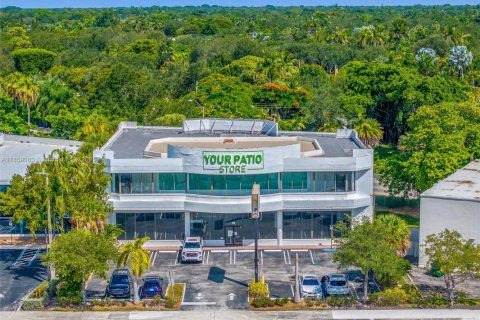 Commercial property in Pinecrest, Florida № 1887443 - photo 4