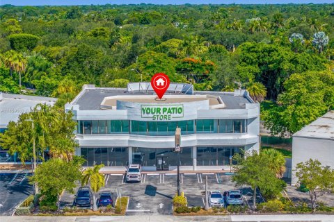 Commercial property in Pinecrest, Florida № 1887443 - photo 2