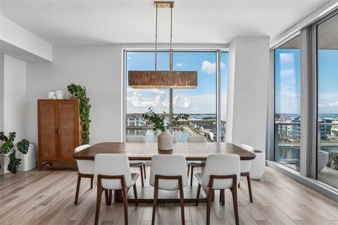 Condo in Tampa, Florida, 4 bedrooms  № 2315112 - photo 12