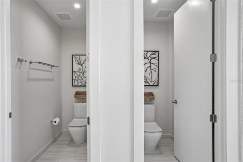Condo in Tampa, Florida, 4 bedrooms  № 2315112 - photo 25