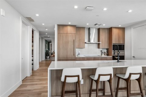 Condo in Tampa, Florida, 4 bedrooms  № 2315112 - photo 15