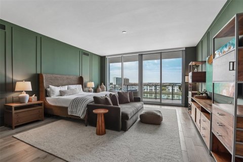 Condo in Tampa, Florida, 4 bedrooms  № 2315112 - photo 20