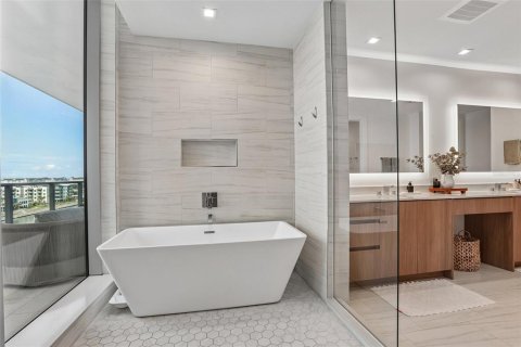 Condo in Tampa, Florida, 4 bedrooms  № 2315112 - photo 26