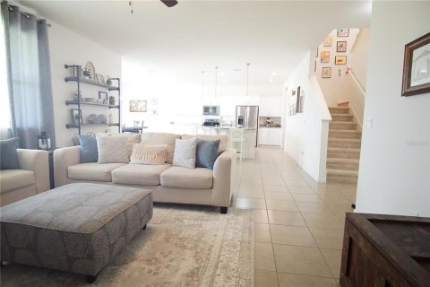 House in Orlando, Florida 4 bedrooms, 250.84 sq.m. № 1883231 - photo 7
