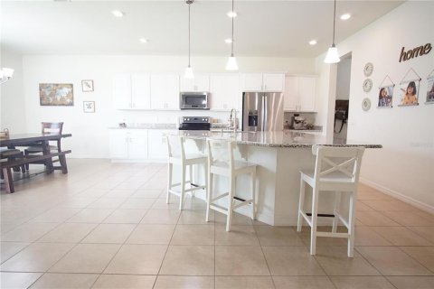 House in Orlando, Florida 4 bedrooms, 250.84 sq.m. № 1883231 - photo 6