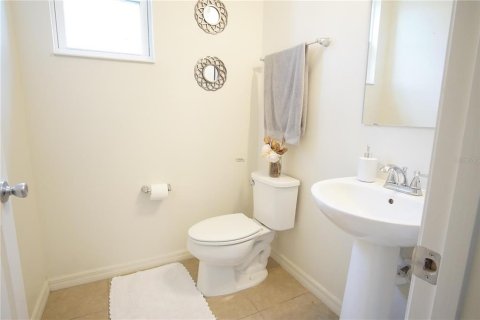 House in Orlando, Florida 4 bedrooms, 250.84 sq.m. № 1883231 - photo 15