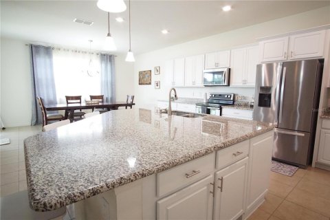 House in Orlando, Florida 4 bedrooms, 250.84 sq.m. № 1883231 - photo 3