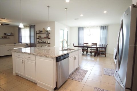 House in Orlando, Florida 4 bedrooms, 250.84 sq.m. № 1883231 - photo 5