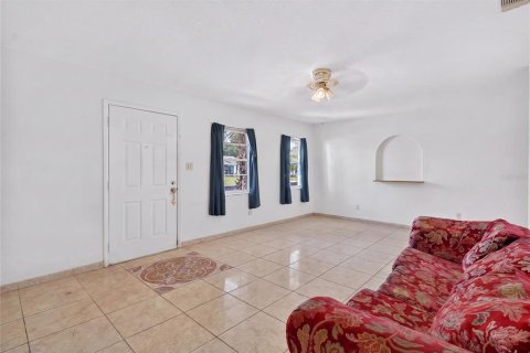 House in Kissimmee, Florida 2 bedrooms, 92.9 sq.m. № 2116999 - photo 9