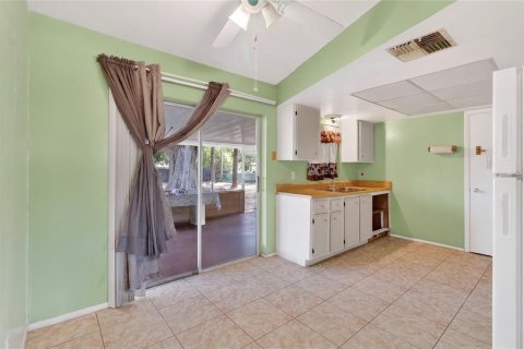 House in Kissimmee, Florida 2 bedrooms, 92.9 sq.m. № 2116999 - photo 22