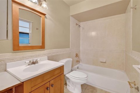 House in Kissimmee, Florida 2 bedrooms, 92.9 sq.m. № 2116999 - photo 20