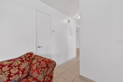 House in Kissimmee, Florida 2 bedrooms, 92.9 sq.m. № 2116999 - photo 12