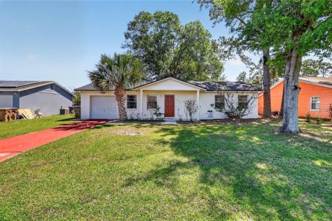 House in Kissimmee, Florida 2 bedrooms, 92.9 sq.m. № 2116999