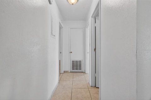 House in Kissimmee, Florida 2 bedrooms, 92.9 sq.m. № 2116999 - photo 13