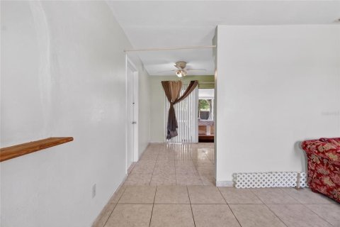 House in Kissimmee, Florida 2 bedrooms, 92.9 sq.m. № 2116999 - photo 21