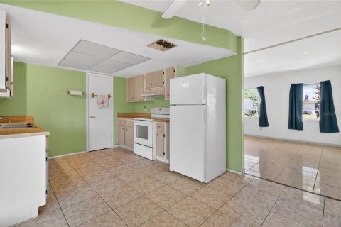 House in Kissimmee, Florida 2 bedrooms, 92.9 sq.m. № 2116999 - photo 23