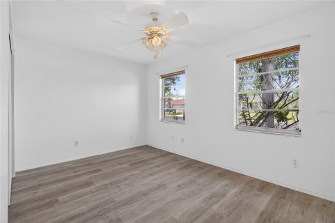 House in Kissimmee, Florida 2 bedrooms, 92.9 sq.m. № 2116999 - photo 16