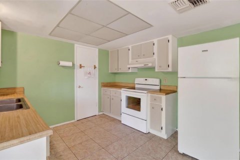 House in Kissimmee, Florida 2 bedrooms, 92.9 sq.m. № 2116999 - photo 25