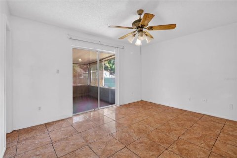 House in Kissimmee, Florida 2 bedrooms, 92.9 sq.m. № 2116999 - photo 18