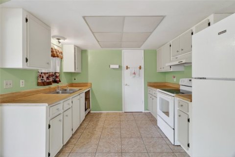 House in Kissimmee, Florida 2 bedrooms, 92.9 sq.m. № 2116999 - photo 24