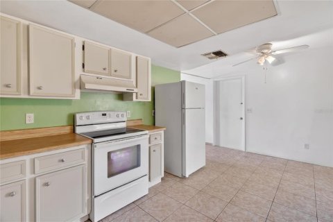 House in Kissimmee, Florida 2 bedrooms, 92.9 sq.m. № 2116999 - photo 27