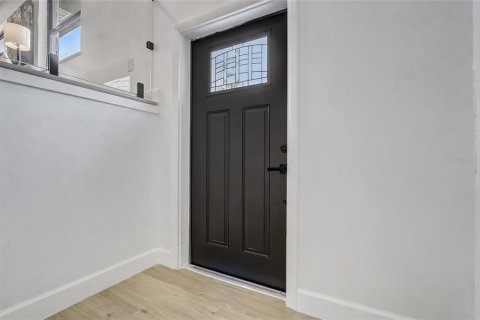 House in Orlando, Florida 5 bedrooms, 220.74 sq.m. № 1831402 - photo 6