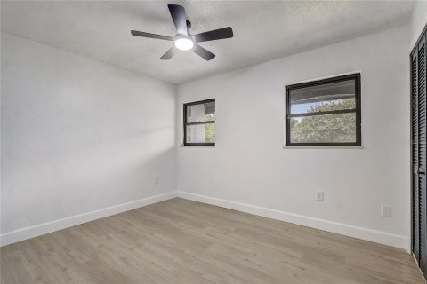 House in Orlando, Florida 5 bedrooms, 220.74 sq.m. № 1831402 - photo 24
