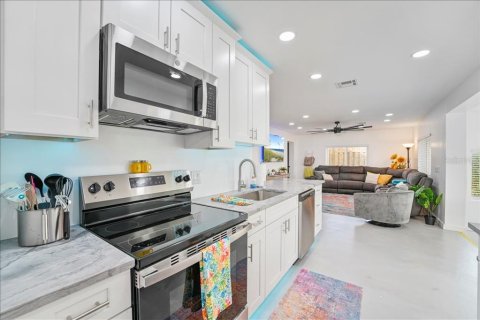 Casa en alquiler en Ellenton, Florida, 3 dormitorios, 79.99 m2 № 2108480 - foto 5