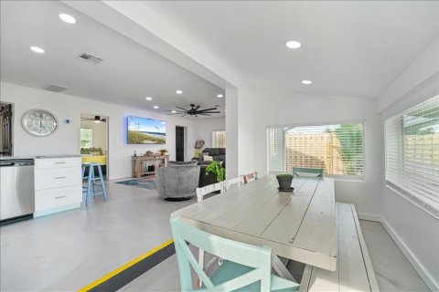 Casa en alquiler en Ellenton, Florida, 3 dormitorios, 79.99 m2 № 2108480 - foto 9