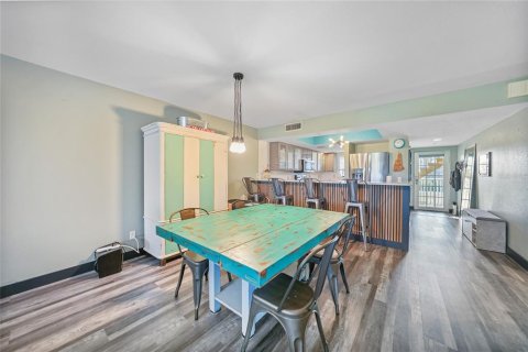 Condo in Englewood, Florida, 2 bedrooms  № 1513028 - photo 18