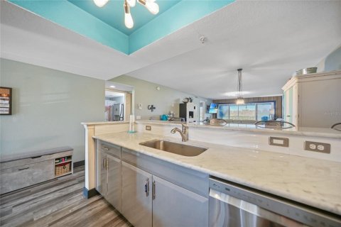 Condo in Englewood, Florida, 2 bedrooms  № 1513028 - photo 16